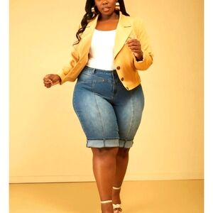 Ashley Stewart Med Shorts